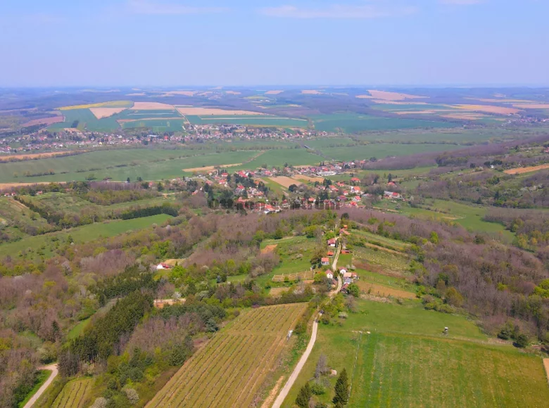 Grundstück 10 000 m² Kavas, Ungarn