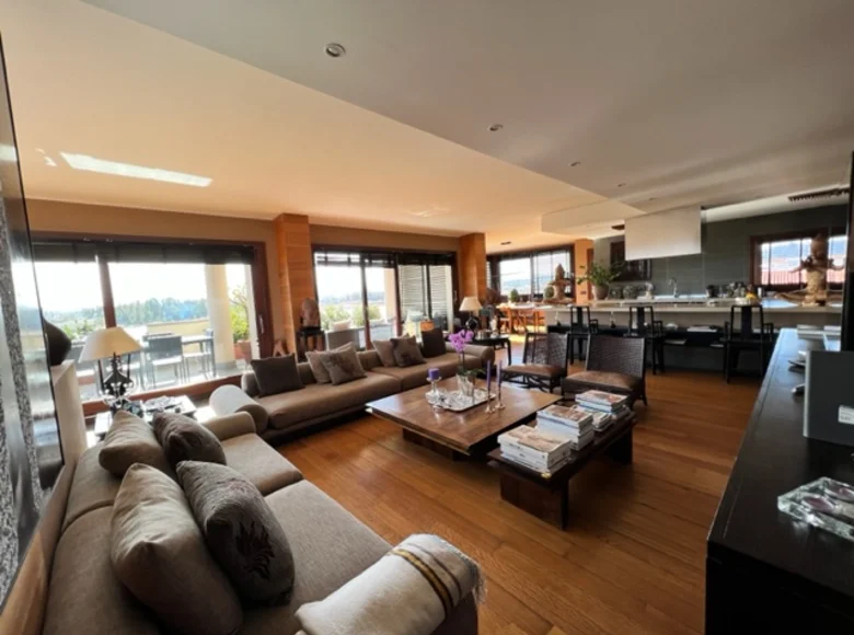 Penthouse 4 bedrooms 350 m² Murta Maria, Italy