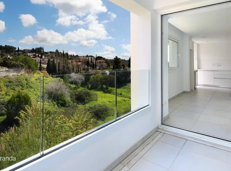Mieszkanie 3 pokoi 114 m² Empa, Cyprus