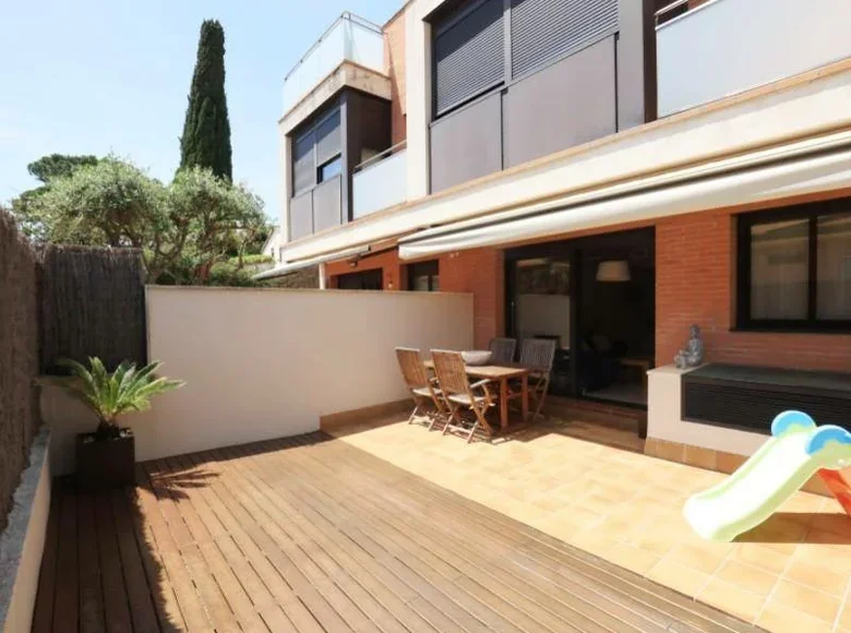 Townhouse 4 bedrooms 256 m² Cabrils, Spain