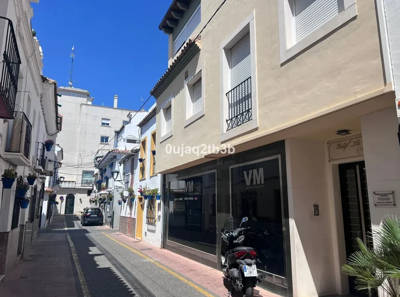 2 bedroom apartment  Estepona, Spain