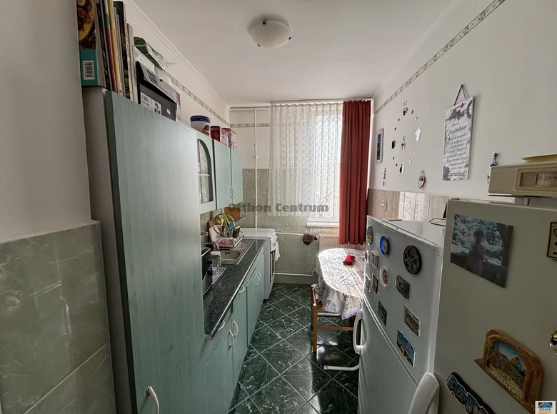 Квартира 2 комнаты 48 м² Варпалота, Венгрия