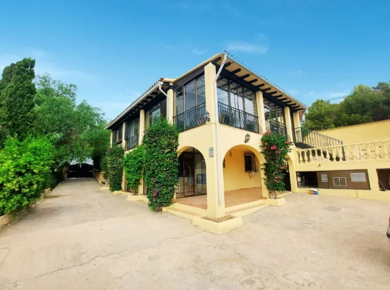 Villa de 4 dormitorios 464 m² Altea, Španjolska
