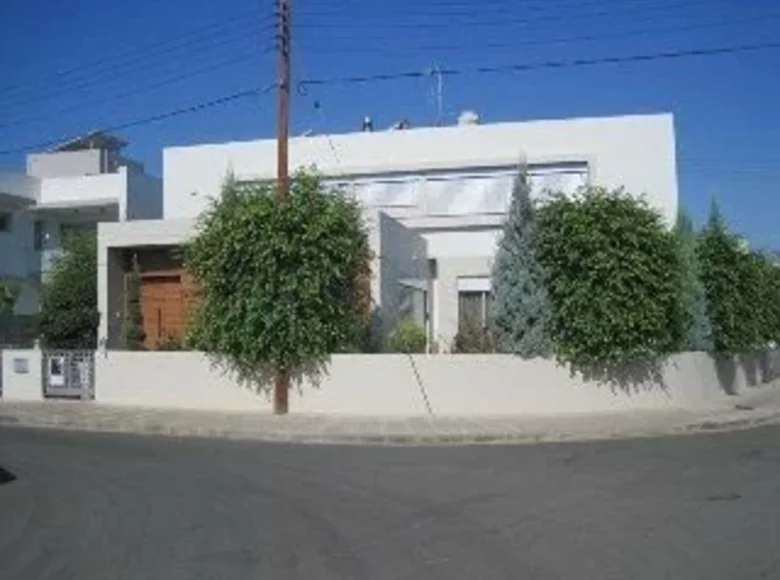 Dom 5 pokojów 460 m² Strovolos, Cyprus