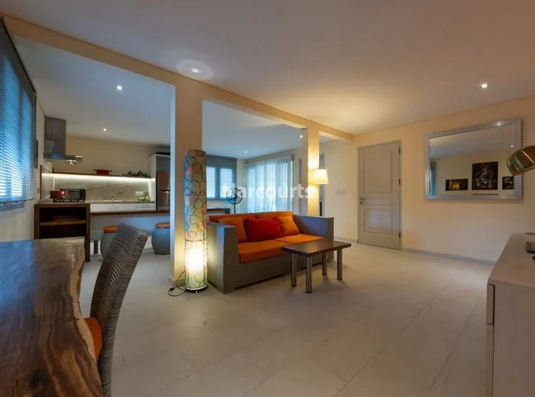 Villa 10 habitaciones 1 637 m² Nyambu, Indonesia