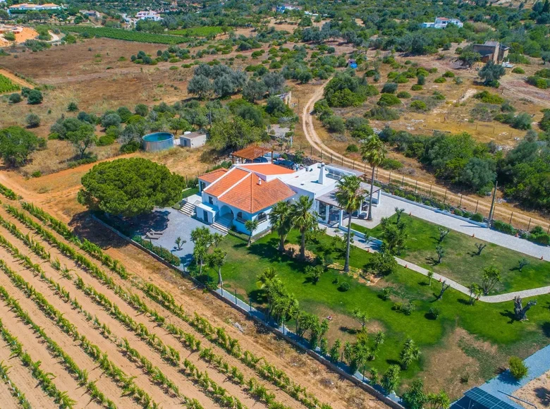 4-Schlafzimmer-Villa 150 m² Carvoeiro, Portugal