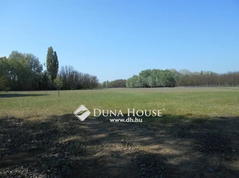 Land 53 715 m² Felsolajos, Hungary