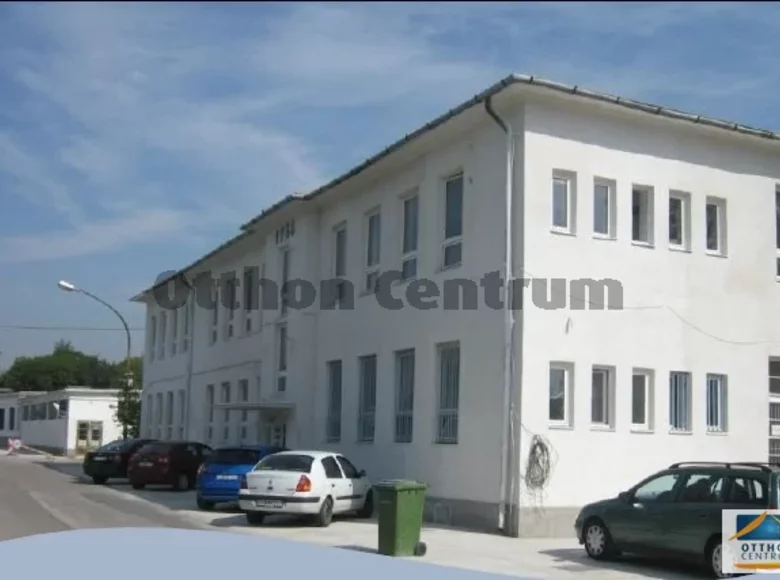 Nieruchomości komercyjne 4 800 m² Toeroekbalint, Węgry