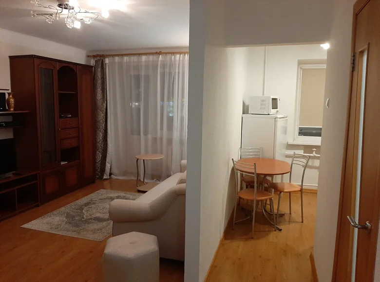 Mieszkanie 2 pokoi 42 m² Mińsk, Białoruś