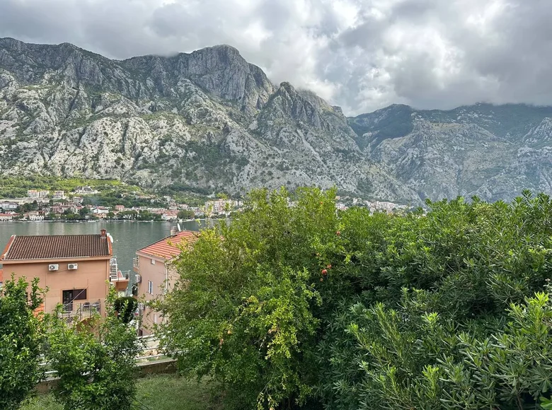 Mieszkanie 3 pokoi 84 m² Kotor, Czarnogóra