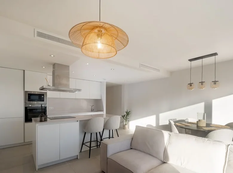 Mieszkanie 2 pokoi 90 m² Benalmadena, Hiszpania