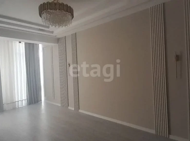 Kvartira 3 xonalar 75 m² Samarqandda