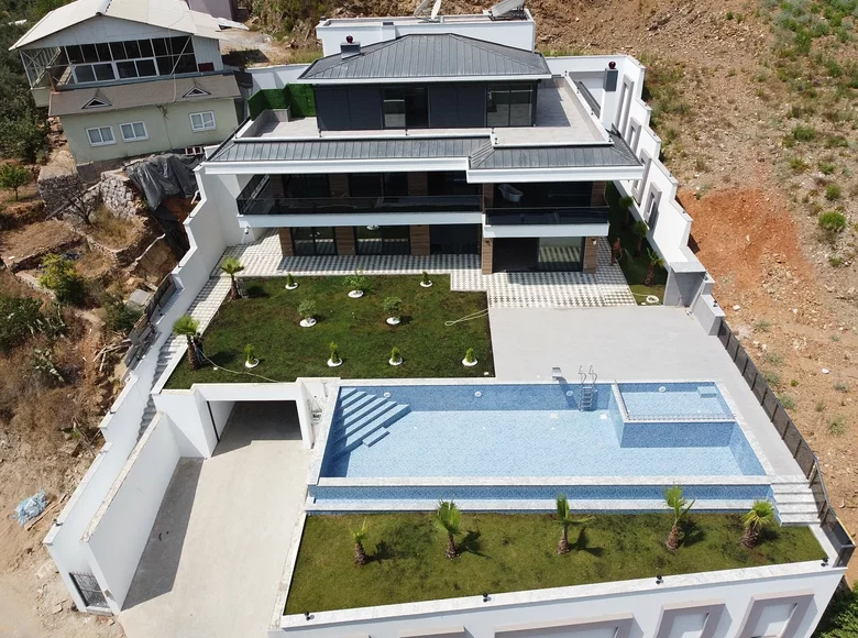 5 bedroom villa 600 m² Alanya, Turkey