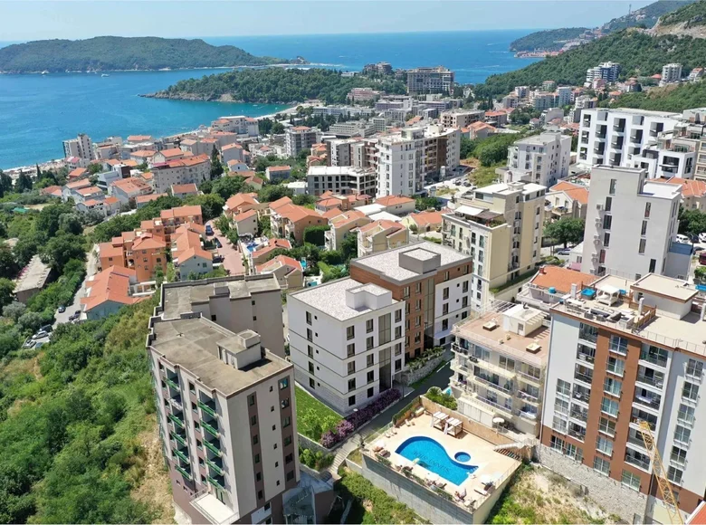 2 bedroom apartment 88 m² Becici, Montenegro