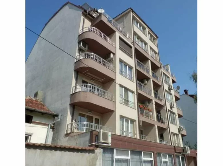 Mieszkanie 3 pokoi 104 m² Vazrajdane, Bułgaria