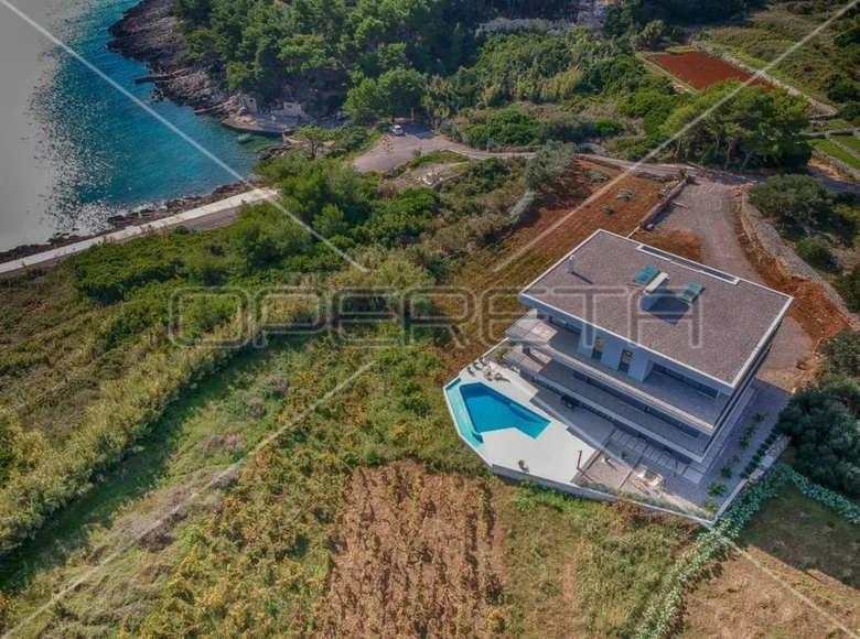 Dom 9 pokojów 1 054 m² Opcina Lumbarda, Chorwacja