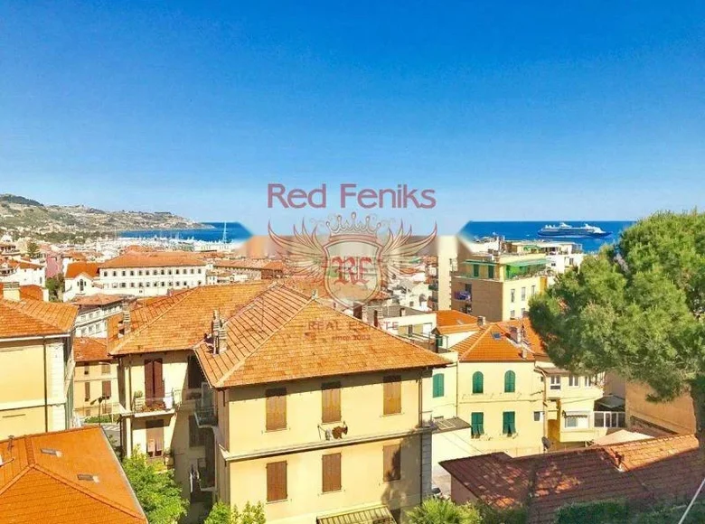 2 bedroom apartment 65 m² Sanremo, Italy