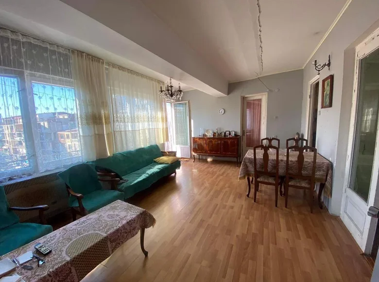 Mieszkanie 4 pokoi 100 m² Batumi, Gruzja