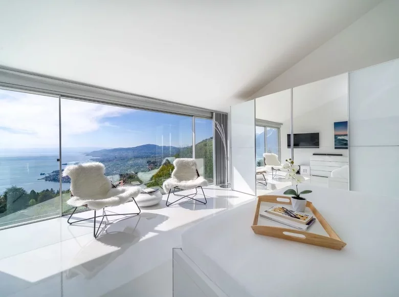 Villa de tres dormitorios 210 m² Montreux, Suiza
