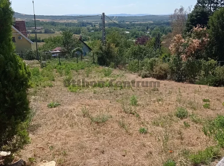 Land 1 200 m² Veresegyhaz, Hungary