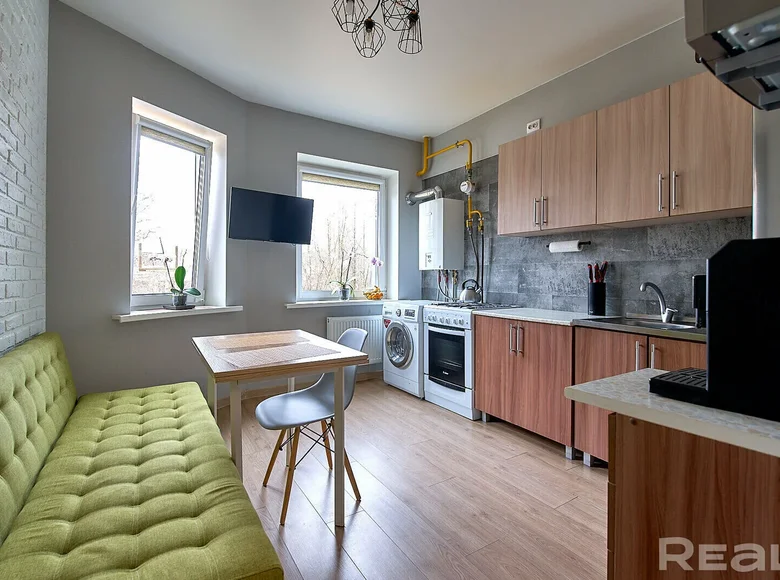 Квартира 1 комната 40 м² Ратомка, Беларусь