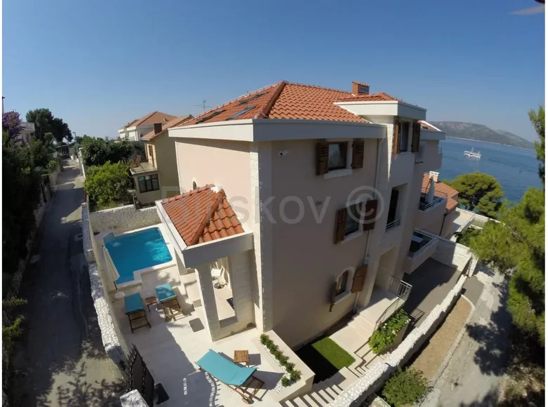 Casa 8 habitaciones 460 m² Okrug Gornji, Croacia