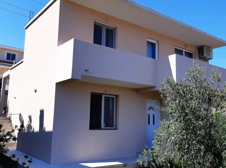 Haus 160 m² Krasici, Montenegro