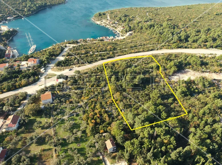 Parcelas 7 942 m² Banici, Croacia