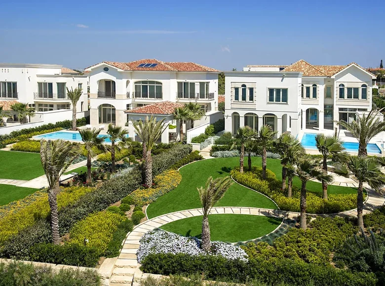 Villa 7 Zimmer 680 m² Meneou, Cyprus