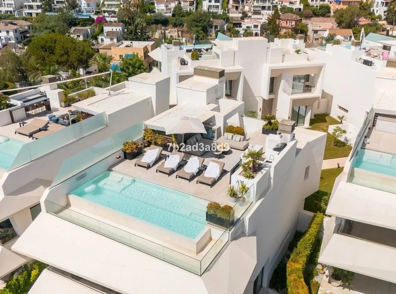 3 bedroom house 665 m² San Pedro Alcantara, Spain