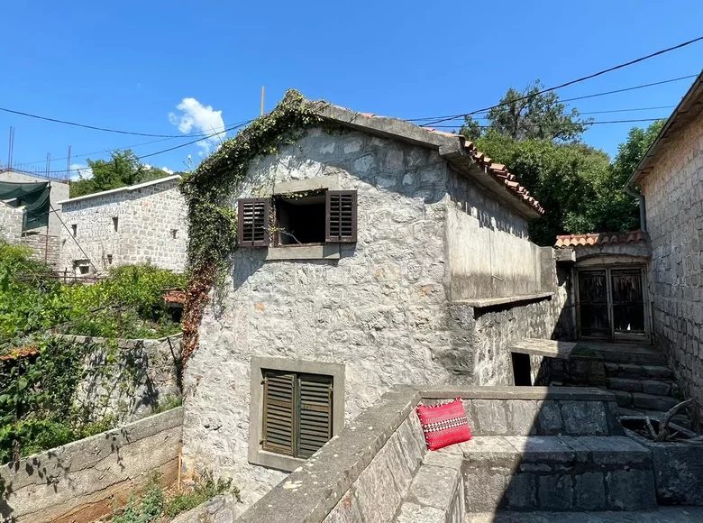 Casa 5 habitaciones 200 m² Herceg Novi, Montenegro