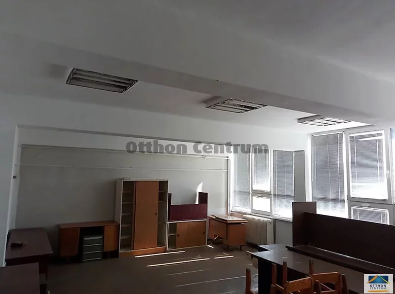 Commercial property 3 360 m² in Esztergom, Hungary