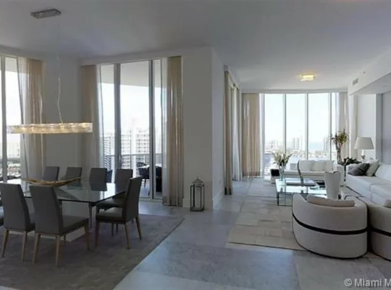 Mieszkanie 4 pokoi 460 m² Miami, Stany Zjednoczone