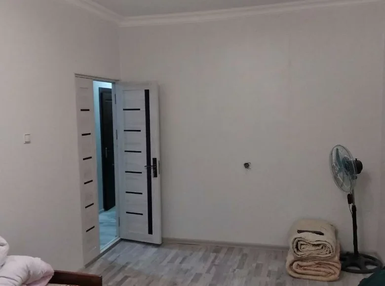 Kvartira 3 xonalar 77 m² Khanabadda