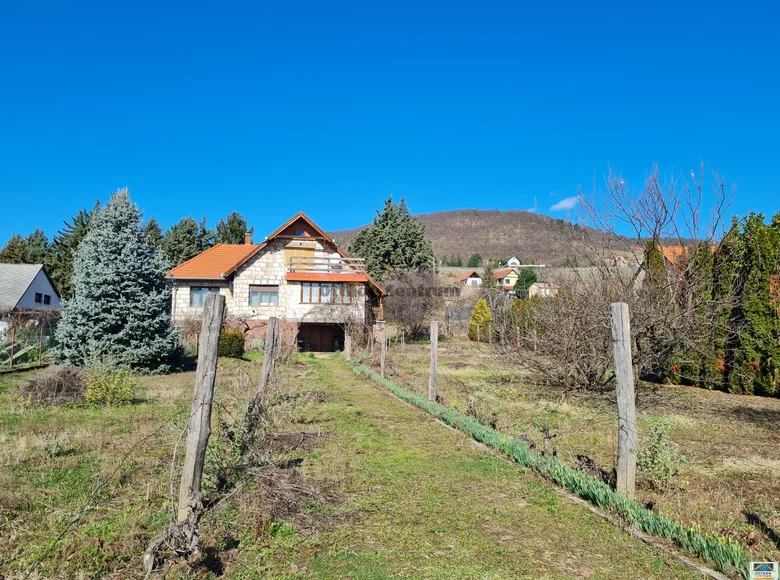 3 room house 92 m² Badacsonytomaj, Hungary