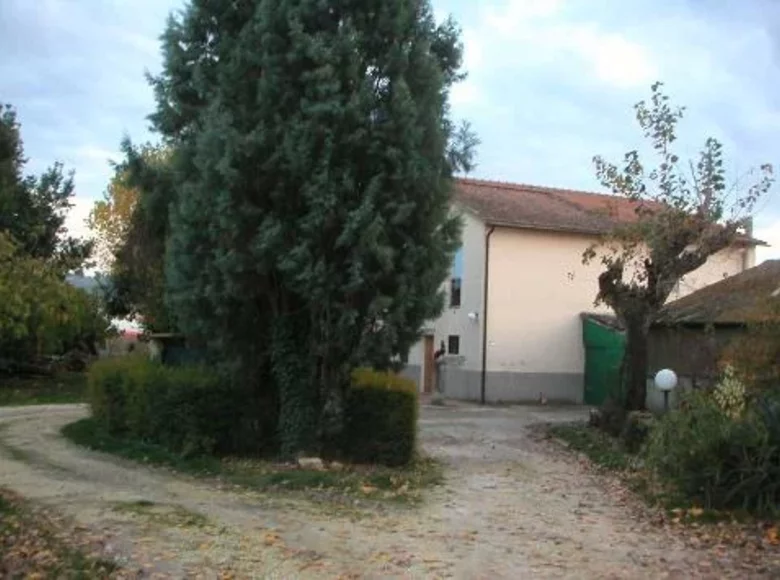 9 room house 240 m² Terni, Italy