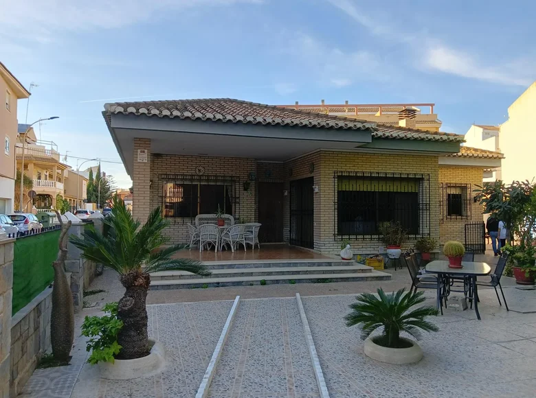 4 bedroom house  San Pedro del Pinatar, Spain