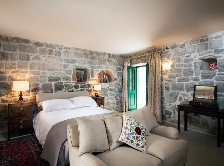 villa de 5 dormitorios 245 m² Herceg Novi, Montenegro