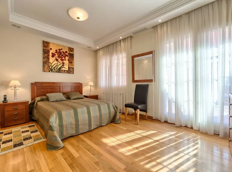 6 bedroom house 450 m² Marbella, Spain