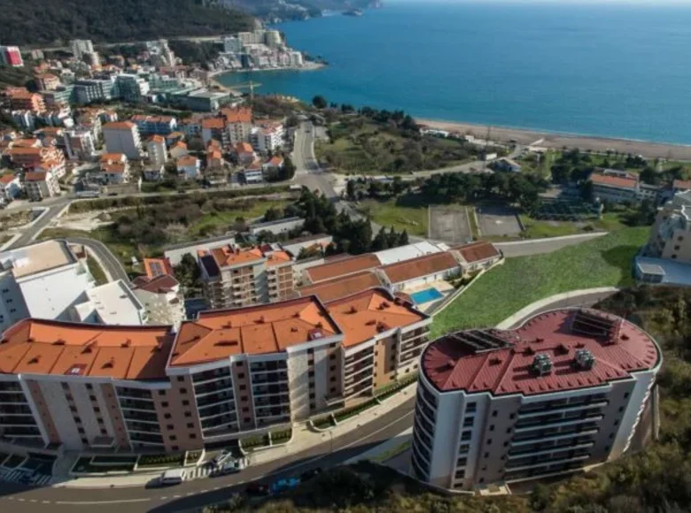 Wohnung 2 Schlafzimmer  Becici, Montenegro