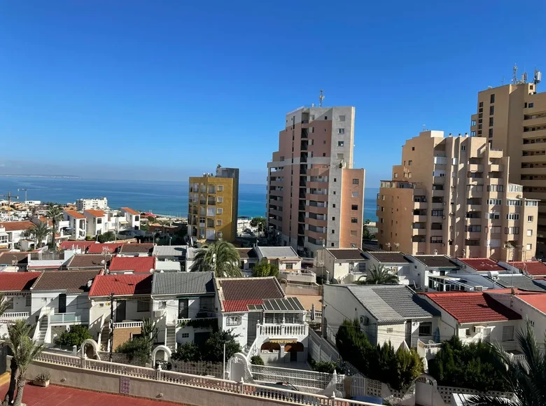 2 bedroom apartment 80 m² Torrevieja, Spain