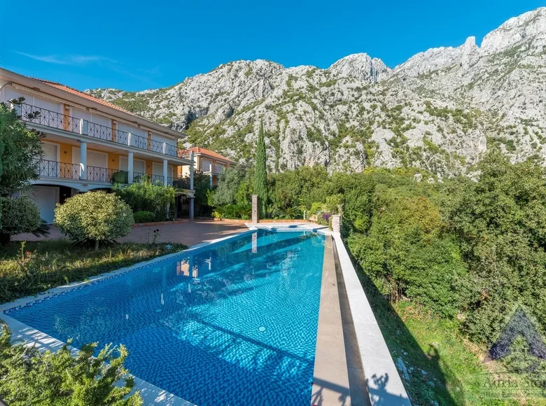 3 bedroom villa 148 m² Donji Orahovac, Montenegro