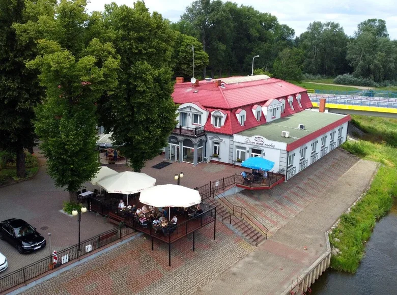 Hôtel 1 786 m² à Skwierzyna, Pologne