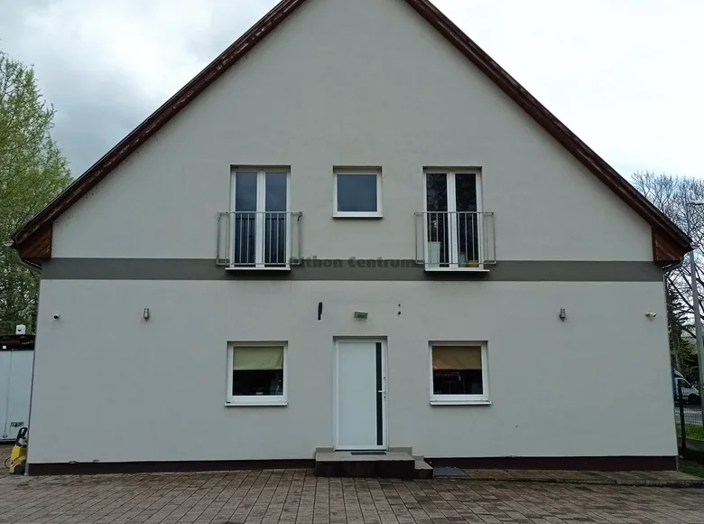 Commercial property 390 m² in Siofok, Hungary