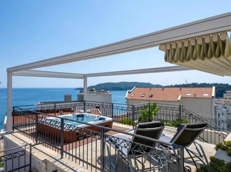 Mieszkanie 4 pokoi 265 m² Becici, Czarnogóra