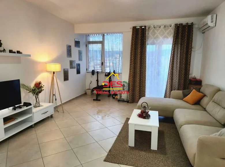 Mieszkanie 2 pokoi 84 m² Bashkia Vlore, Albania