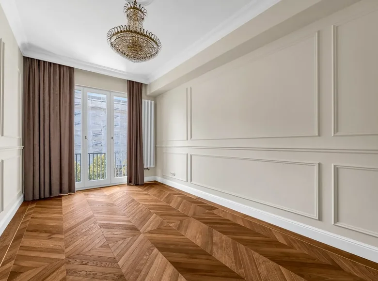 Commercial property 4 rooms 73 m² in Warsaw, Poland