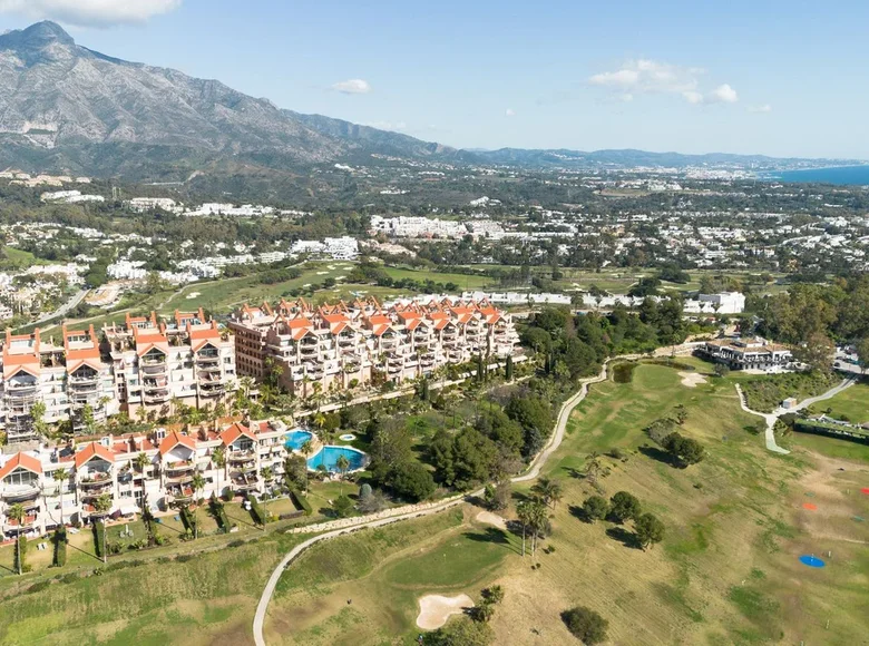2 bedroom apartment 93 m² Marbella, Spain