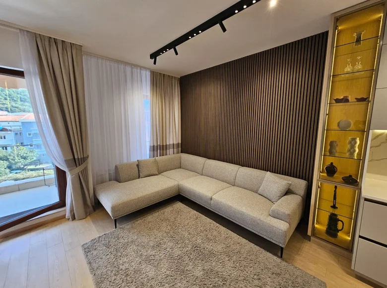 Piso independiente 3 habitaciones 86 m² Budva, Montenegro