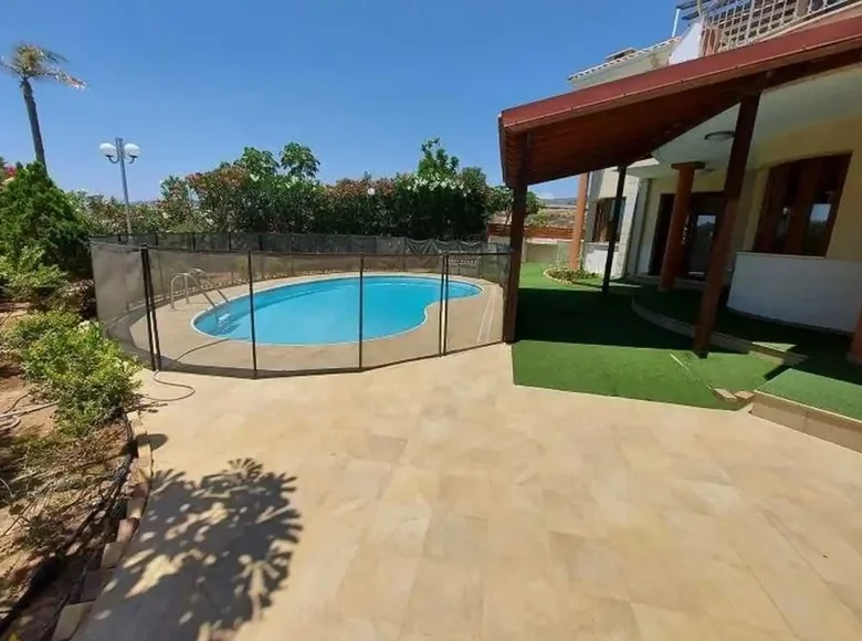 5 bedroom house 335 m² Demos Agiou Athanasiou, Cyprus